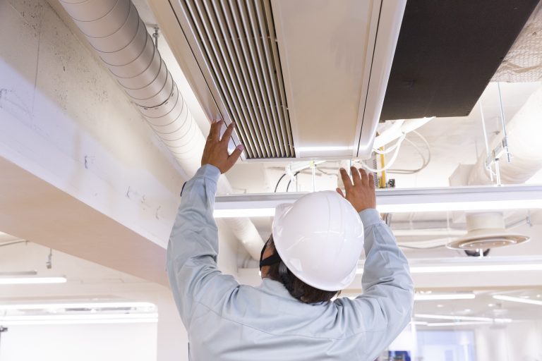 Air conditioner repair service